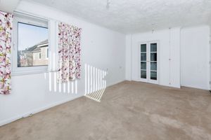LIVING ROOM- click for photo gallery